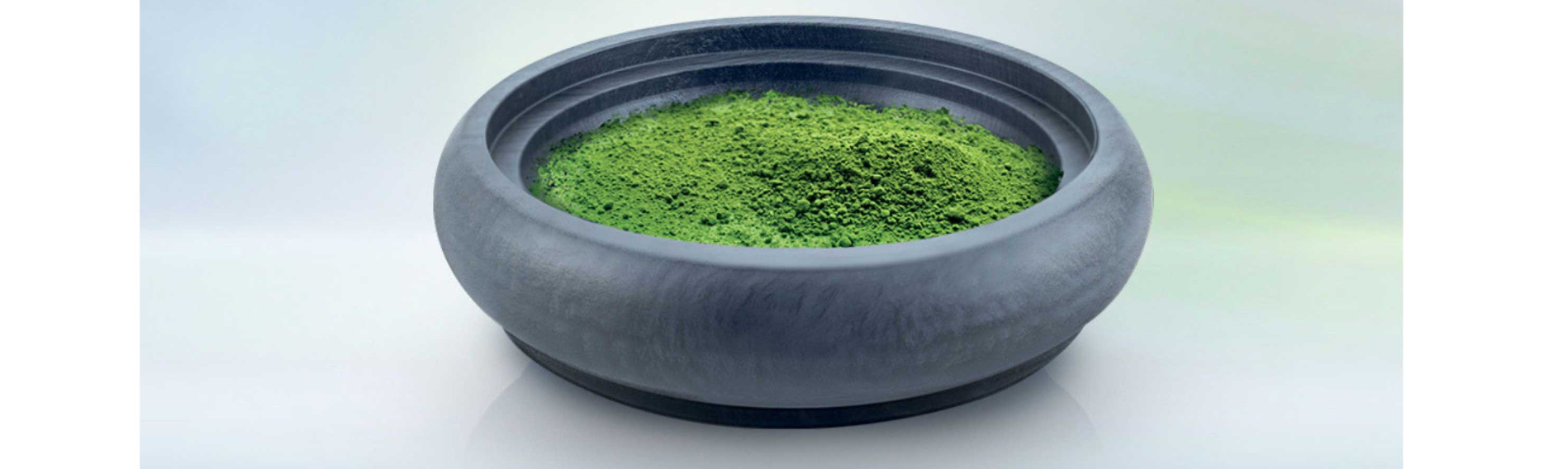 spirulina zöld alga szürke edényben
